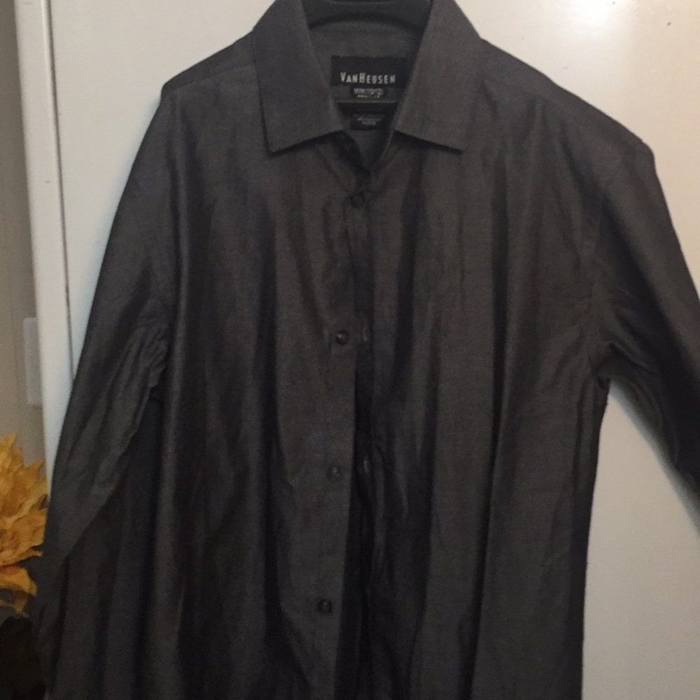 Dark grey van Heusen